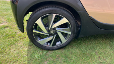 Toyota Aygo X 1.0 VVT-i Edge 5dr Auto Petrol Hatchback